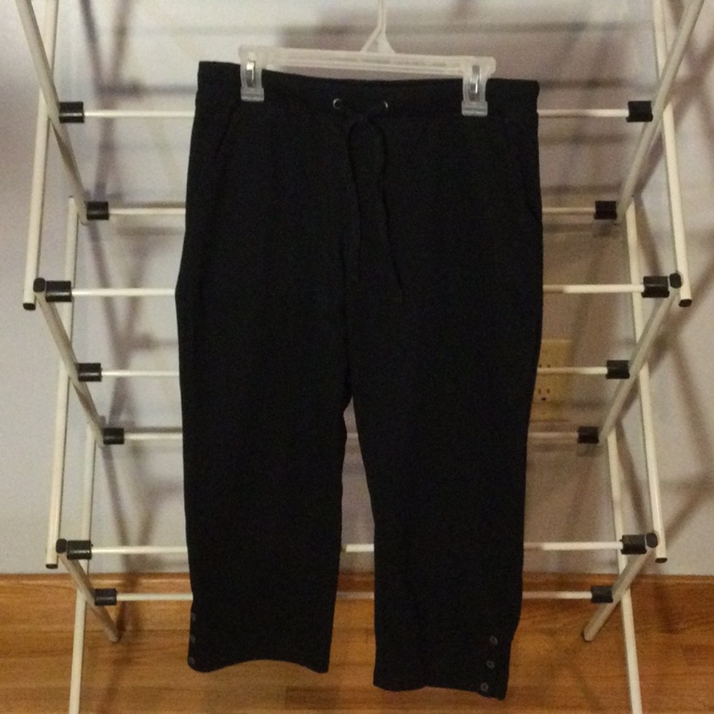 Three Hearts Black Capri